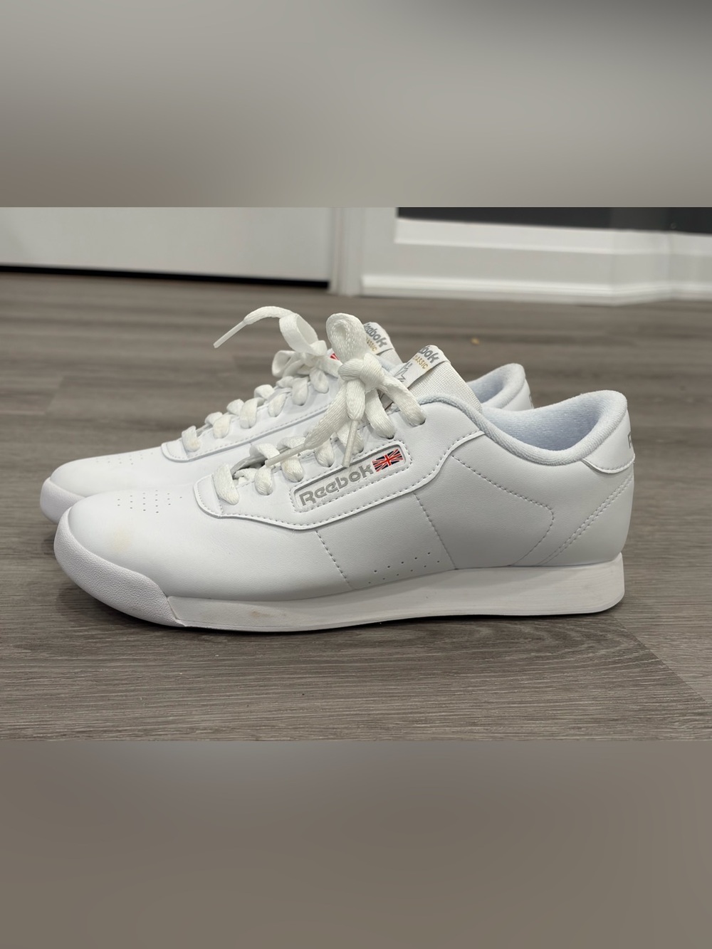 Reebok Princess Classic White Sneakers Women’s Size 8 – New Without Box